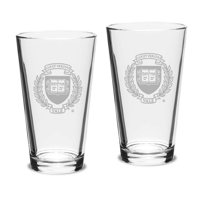 LUX ET VERITAS  
YALE