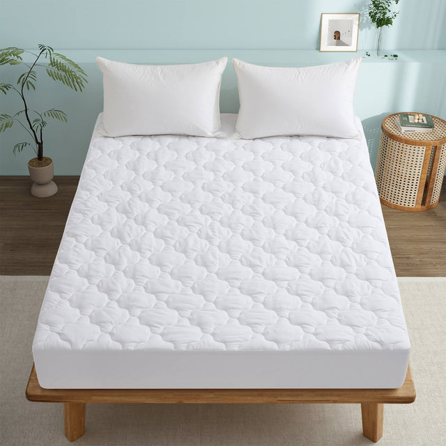 Front. Peace Nest - Peace Nest Clover Quilted Moisture-Wicking Mattress Pad, Twin - White.