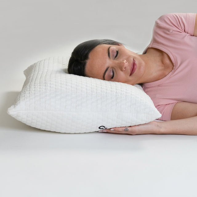 Front. GhostBed - GhostPillow - Shredded - White.