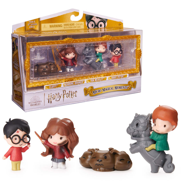 YEAR 1  
1RE ANNE CHOKING HAZARD Small parts.  
WARNING: Not for children under 3 years.  
Harry Potter offer  
6+ UN  
NIZARDING WORLD HARRY POTTER" RON WEASLEY LAND HERMIONE GRANGER oooo FLUFFY MAGICAL MOMENTS Vitersication MICRO WIZARDING HarryH Potter WORLD