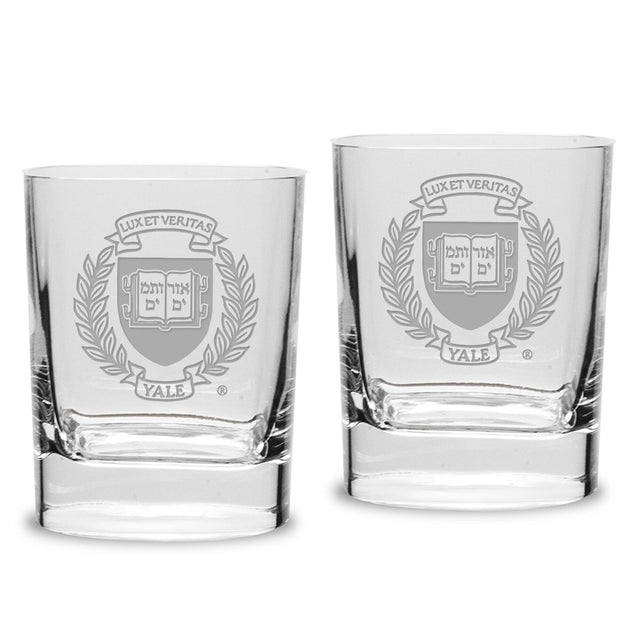 LUX ET VERITAS  
YALE