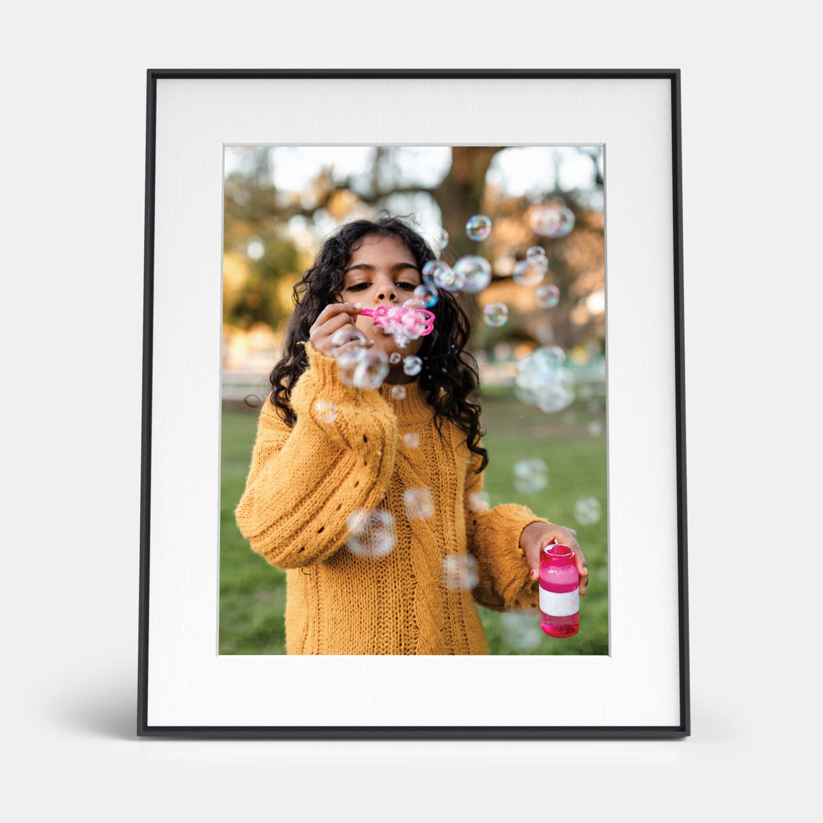 Aura Home - Aura Walden 15" Digital Wifi Photo Frame-Carbon with Paper Mat - Carbon (Dark)